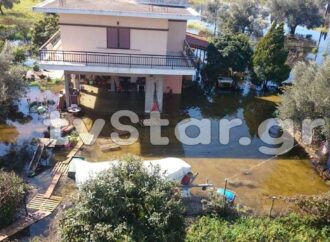 Σε κατάσταση έκτακτης ανάγκης η Χαλκίδα – Κάτοικοι εγκαταλείπουν τα σπίτια τους