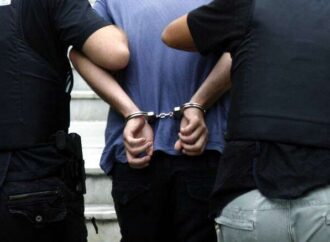 Θεσσαλονίκη: «Προσπαθούσαν να αρπάξουν το μωρό από την αγκαλιά μου» – Στον ανακριτή ο 23χρονος