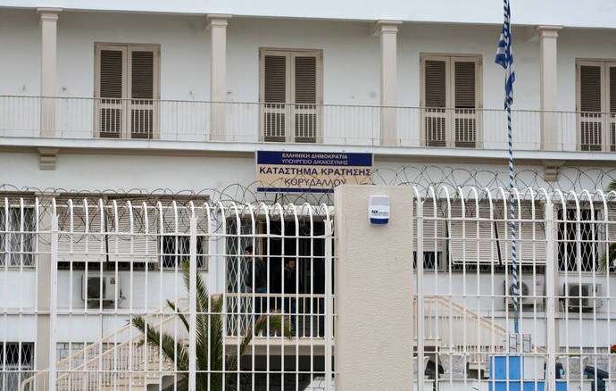 Βίντεο όλο… χλίδα από τις φυλακές Κορυδαλλού: Πάρτι, αλκοόλ και «χαρτοπόλεμος» μετρητών