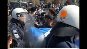 25η Μαρτίου: Ένταση και επεισόδια σε Αθήνα και Θεσσαλονίκη