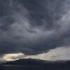 Καιρός: Αυξημένες νεφώσεις και τοπικές βροχές