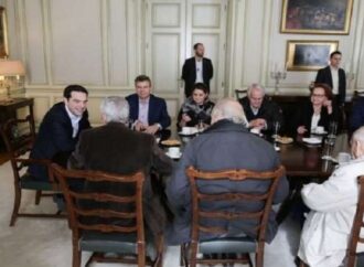 Τσίπρας σε συνταξιούχους: “Ναι” στις συντάξεις χηρείας και τις 120 δόσεις