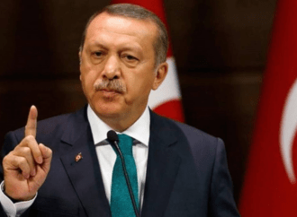 Σε πανικό ο Ερντογάν: Καταρρέει η τουρκική οικονομία