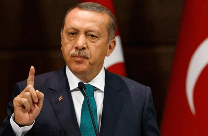 Σε πανικό ο Ερντογάν: Καταρρέει η τουρκική οικονομία