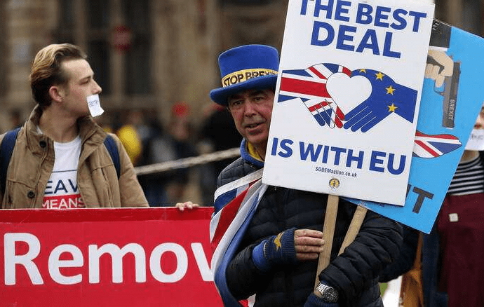 Σε ετοιμότητα τα υπουργεία για ένα «άτακτο» Brexit – Κατατίθεται άμεσα νομοσχέδιο