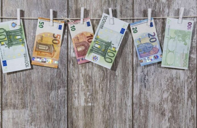 Αναδρομικά: Ποιοι δικαιούνται επιστροφή έως 3.000 ευρώ