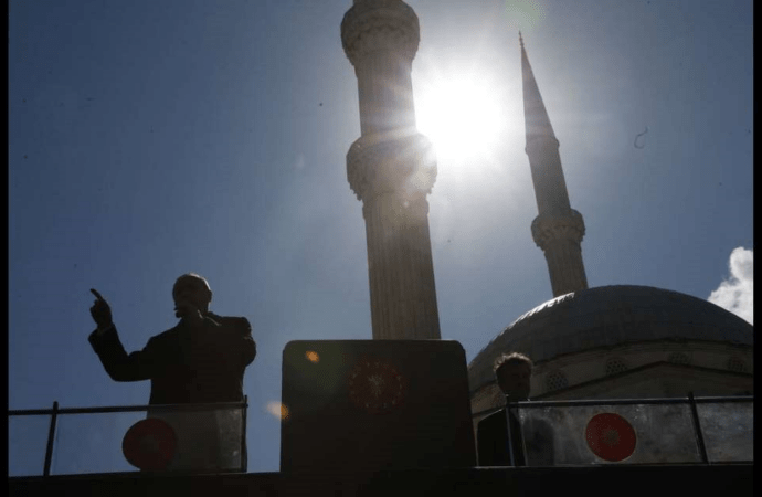 Πώς αλλάζει το πολιτικό σκηνικό η ήττα του Ερντογάν