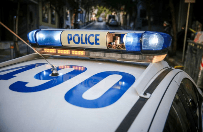 Φρίκη στην Κρήτη: Σύντροφος, πεθερά και κουνιάδα ξυλοκοπούσαν, κλείδωναν και εξέδιδαν 25χρονη