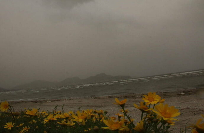 Καιρός – Έκτακτο Δελτίο EMY: Χωρίς τέλος η κακοκαιρία με βροχές, χαλάζι και πτώση της θερμοκρασίας