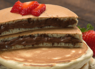 Γεμιστά pancakes με πραλίνα φουντουκιού – Ό,τι πιο νόστιμο θα φτιάξετε σήμερα (εικόνες βήμα-βήμα)