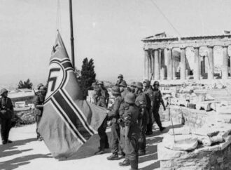 30 Μαΐου 1941: Πώς Γλέζος και Σάντας κατέβασαν από την Ακρόπολη τη γερμανική σημαία (pics+vid)