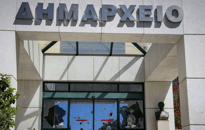 Αυτοί είναι οι μισθοί που παίρνουν δήμαρχοι, αντιδήμαρχοι και περιφερειάρχες