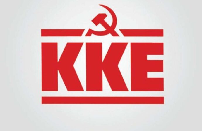 Η Αλέκα Παπαρήγα και ο Θάνος Μικρούτσικος στο Επικρατείας του ΚΚΕ