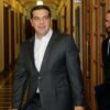 Μπαράζ παροχολογίας και αλλαγή προεκλογικών μηνυμάτων