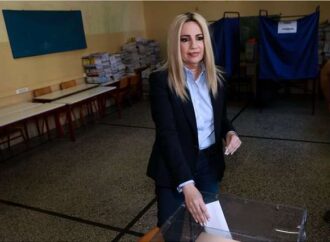 Γεννηματά: «Εγώ είμαι αρχηγός, εγώ παίρνω τις αποφάσεις»