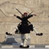 FAZ: Η κρίση έκανε τους Έλληνες πραγματιστές