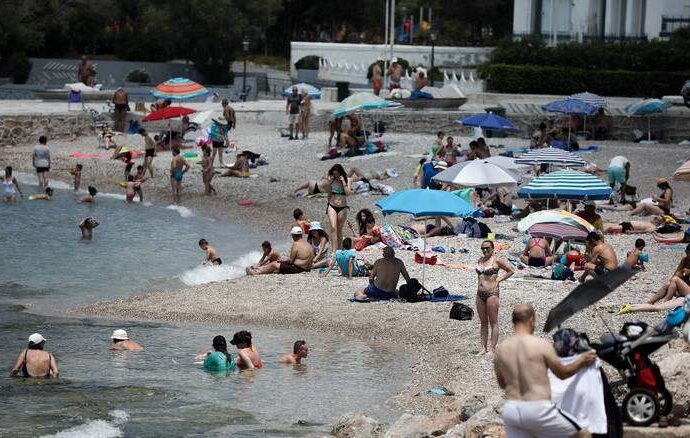 Καιρός: «Καμίνι» η χώρα – Ο καύσωνας της Ευρώπης έρχεται στην Ελλάδα με 41 βαθμούς Κελσίου