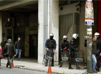 Διπλή επίθεση με μολότοφ στα γραφεία του ΚΙΝΑΛ στη Χαριλάου Τρικούπη