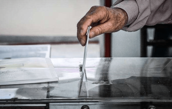 «Πάγωμα» προσλήψεων στο Δημόσιο ενόψει των εθνικών εκλογών