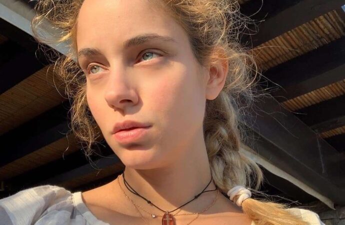 Φριζάρουν οι φύτρες σου συνεχώς εξαιτίας της ζέστης; Διάβασε πως θα τις βάλεις στη θέση τους…