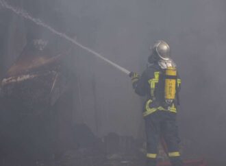 Φωτιά ΤΩΡΑ στο Κατράκειο Θέατρο της Νίκαιας