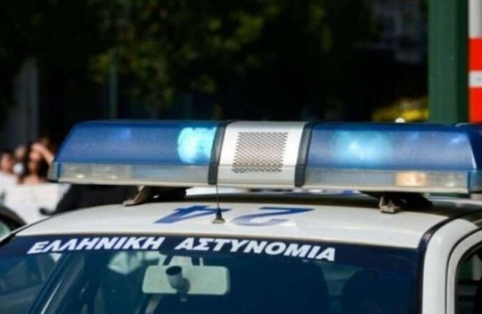 Θρίλερ στην Θήβα: 28χρονος βρέθηκε μαχαιρωμένος στο σπίτι του