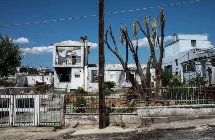 Μάτι: Σπάραξε στην κάμερα ο γιατρός του Κέντρου Υγείας Νέας Μάκρης