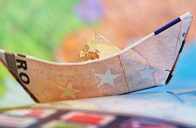 Ο νόμος Κατρούγκαλου θα έδινε σύνταξη 24.000 ευρώ το μήνα!