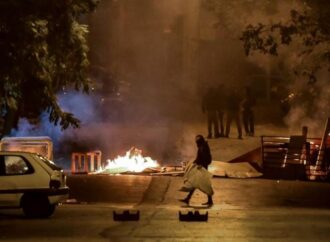 Επιθέσεις με μολότοφ χθες το βράδυ στα Εξάρχεια