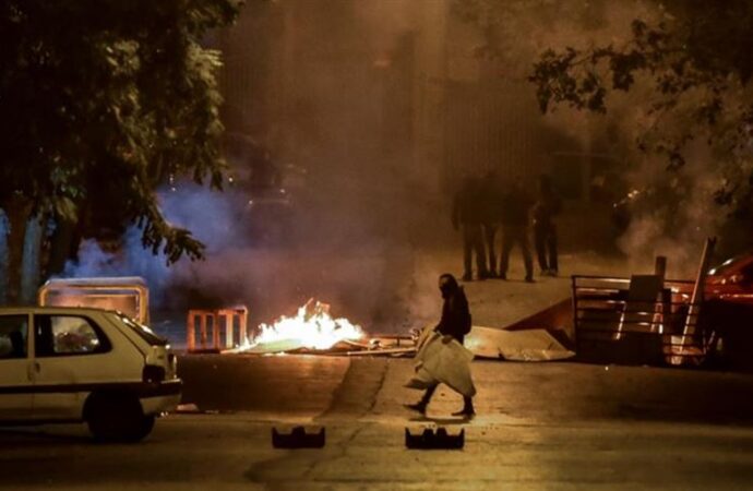 Επιθέσεις με μολότοφ χθες το βράδυ στα Εξάρχεια