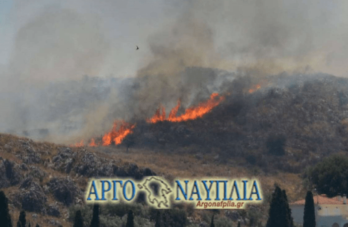 Φωτιά ΤΩΡΑ: Μεγάλη πυρκαγιά στο Ναύπλιο