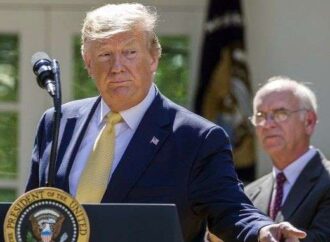 Τραμπ και οπλοκατοχή: Οι κωλοτούμπες και οι δοσοληψίες με την Εθνική Ομοσπονδία Όπλων