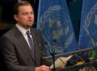 Ανάρτηση του Ντι Κάπριο για τα σκουπίδια στον βυθό της Άνδρου