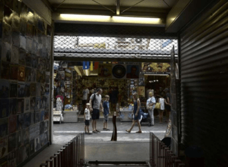 Τρόμος στο Μοναστηράκι από συμμορία ανηλίκων: Συνελήφθη 15χρονος