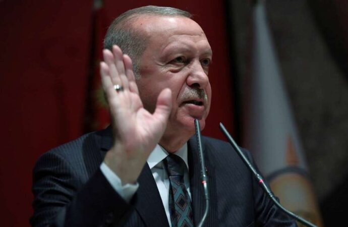 Ανυποχώρητος ο Ερντογάν: Δεν σταματάμε την επίχειρηση στη Συρία – Έτοιμος για κυρώσεις ο Τραμπ