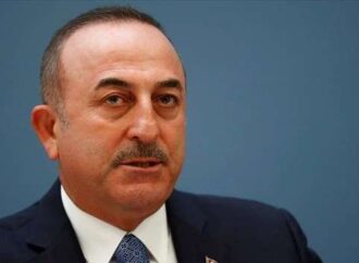 Τσαβούσογλου: Πάρτε τους πρόσφυγες στις χώρες σας