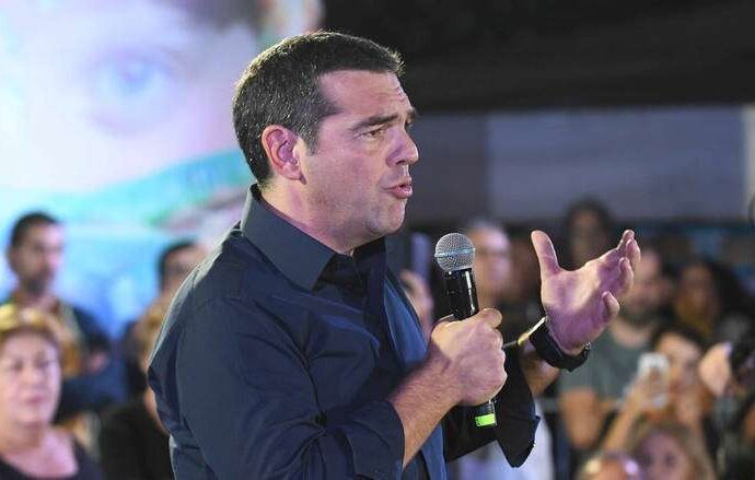 Φραστική επίθεση κατά Τσίπρα μέσα σε αεροπλάνο