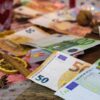 Χριστουγεννιάτικο δώρο από την κυβέρνηση – Ποιοι θα πάρουν το έξτρα πλεόνασμα
