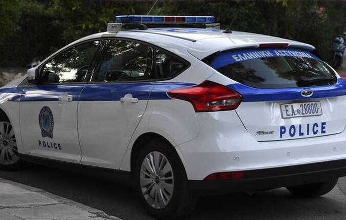 Τρόμος για 25χρονη στο Φάληρο – Την έβγαλαν από το αυτοκίνητό της και το έκλεψαν