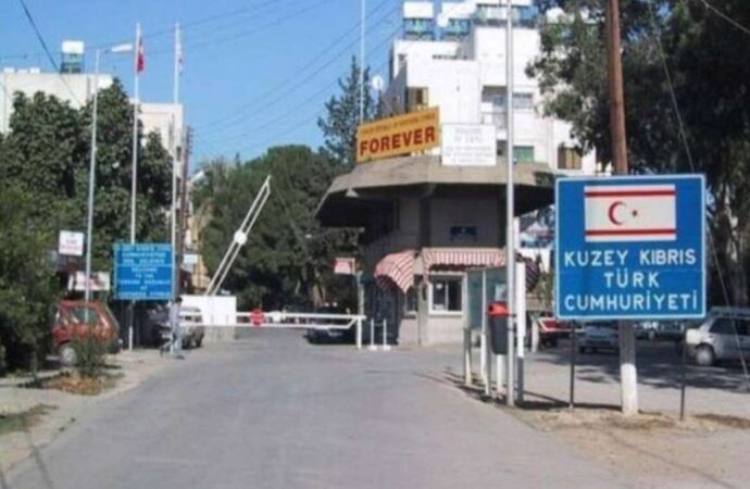Πτώση αεροσκάφους στα κατεχόμενα – Πληροφορίες για δύο νεκρούς