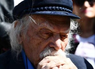 Στην εντατική ο Μανώλης Γλέζος
