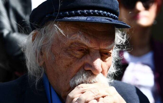 Στην εντατική ο Μανώλης Γλέζος