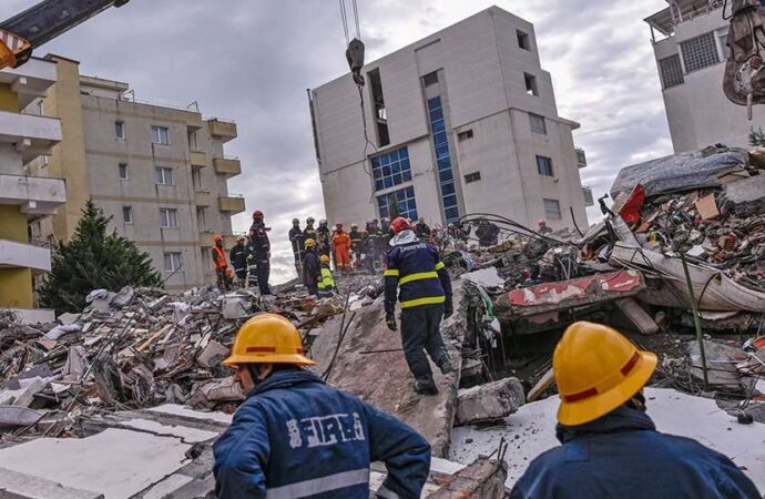 Αλβανία: Νεκρή ανασύρθηκε μητέρα και τα 3 παιδιά της