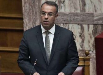 Σε δυσμενέστερο επίπεδο η μεσαία τάξη στην Ελλάδα