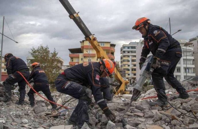 Από την Περιφέρεια Αττικής αναχώρησε κλιμάκιο γιατρών για την Αλβανία