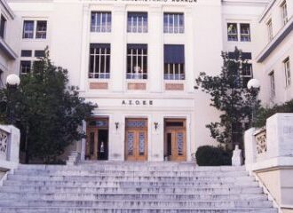 Επιχείρηση στην ΑΣΟΕΕ: Βρήκαν «επιχειρησιακό στρατηγείο» στο υπόγειο