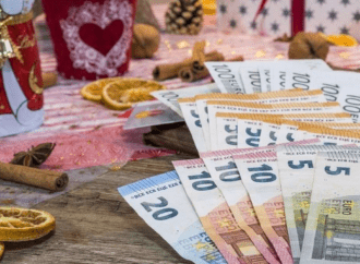 Δώρο Χριστουγέννων: Πότε καταβάλλεται και ποιοι είναι οι δικαιούχοι – Υπολογίστε ΕΔΩ το ποσό