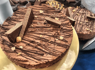 Τούρτα σοκολάτας με γκοφρέτες