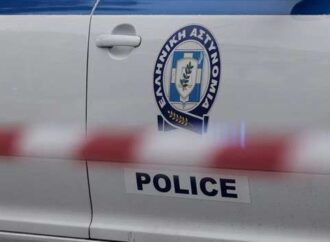 Πεύκη: Μητέρα έριξε το παιδί της από τον 3ο όροφο και στη συνέχεια έπεσε στο κενό