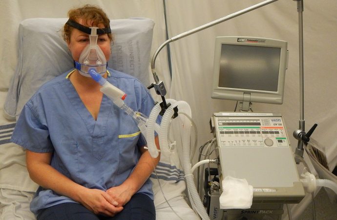 Ηνωμένο Βασίλειο: Νέα συσκευή αναπνευστικής υποστήριξης για ασθενείς με κορωνοϊό